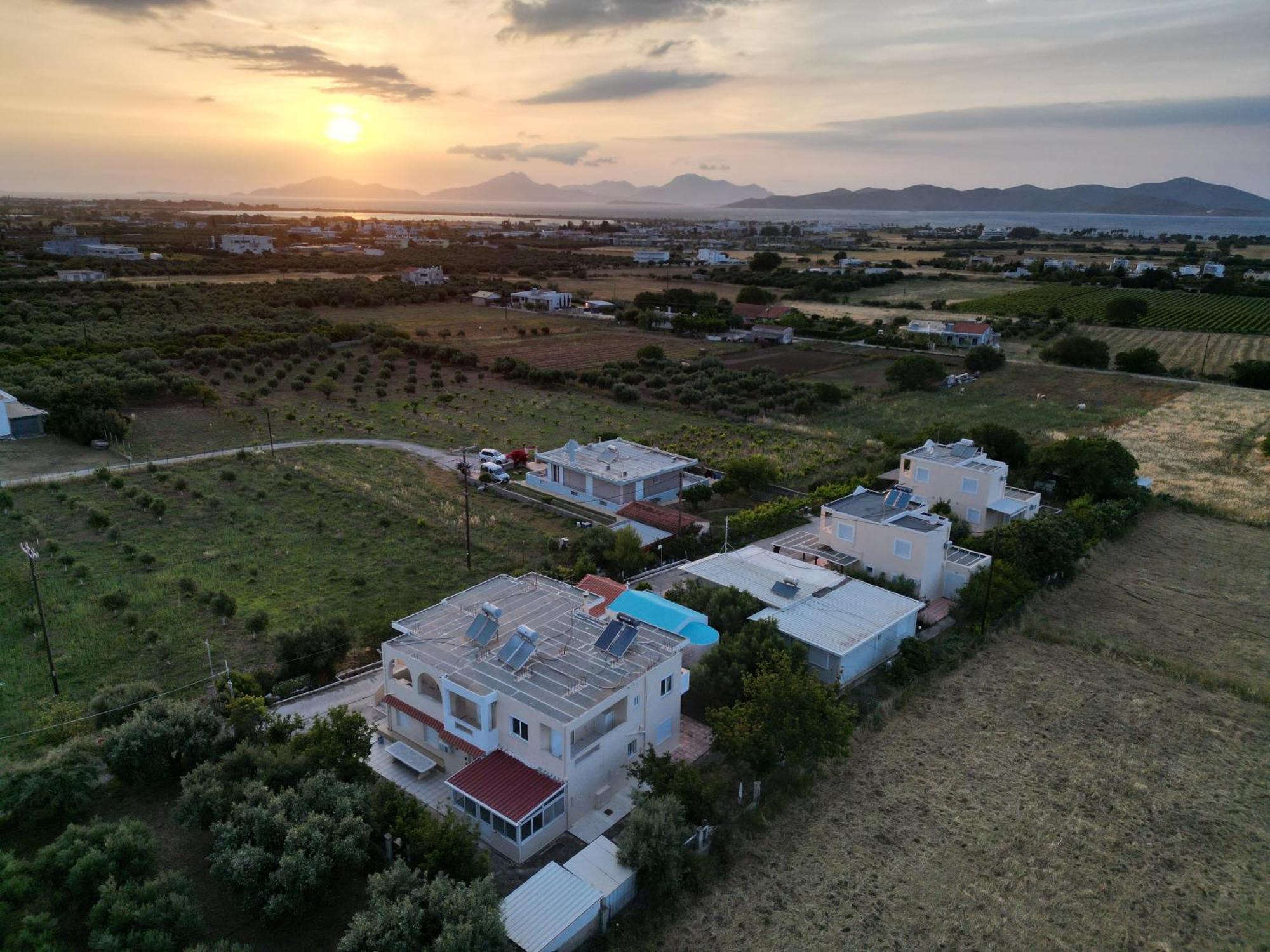 Family Friendly Apartment, In Nature, With Yard "5" Ziparion Ngoại thất bức ảnh